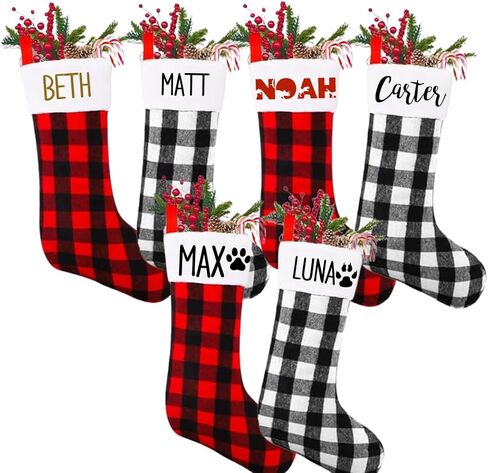 جوارب عيد الميلاد من Buffalo Plaid و Daddy ، والآباء الجدد ليكونوا هدايا عيد الميلاد ، وجوارب عيد الميلاد الشخصية للعائلة ، جوارب عيد الميلاد الكلاسيكية الممنوحة باللون الأحمر أو الأسود. in Saudi Arabia