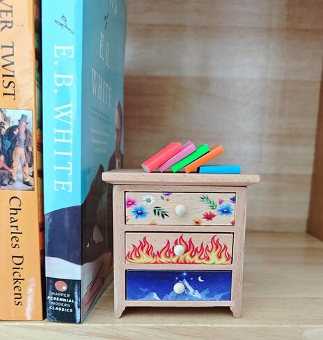Acotar Dresser Archeron Sisters 'Dressers' مستوحاة من محكمة من الأشواك والورود Dresser Acotar رف الكتب Decors Feyre مع كتب مصغرة (1pc) in Kuwait