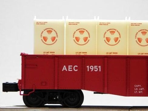 Lionel AEC PS-5 Gondola W/CANNISTERS #1951 O Gauge Train CAR 2526570 in Saudi Arabia