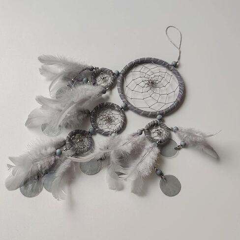 صائد الأحلام الصغيرة باللون الرمادي لصائد الأحلام لغرفة النوم المصنوعة يدويًا من الريش صائد الأحلام لتزيين الحائط وحلي معلقة للمنزل in Kuwait