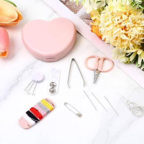 طقم خياطة السفر المصغرة على شكل قلب ، مجموعة مربع لإصلاح الخياطة المحمولة DIY مع خيوط ، مقص ، إبر ، زر ، ملاقط ، دبوس الوردي in Saudi Arabia