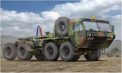 Trumpeter 1:35 Scale HEMTT M983 Tractor Model Kit in Saudi Arabia