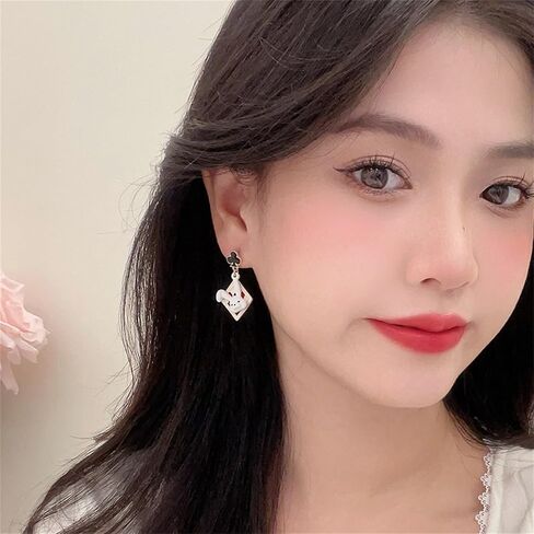 coadipress أوراق اللعب أقراط للنساء الفتيات أزياء فريدة من نوعها مضحك غير المتماثلة حزب 18K مطلية بالذهب البستوني قلوب نمط البرقوق تتدلى قطرة بوكر أقراط سحر بيان المجوهرات هدية in Saudi Arabia