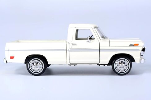 1/24 Scale 1969 F-100 Pickup Truck Diecast Model Car, Motormax 79315 White in Saudi Arabia