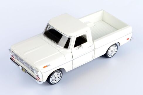 1/24 Scale 1969 F-100 Pickup Truck Diecast Model Car, Motormax 79315 White in Saudi Arabia