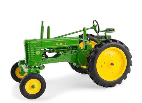 John Deere 1/16 Scale Model BW Tyled FFA Tractor in Kuwait
