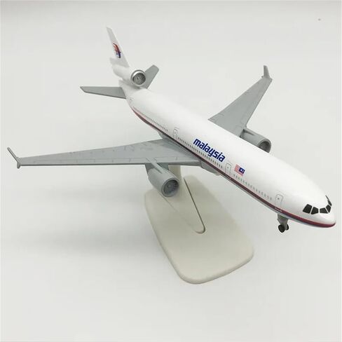 ZEZEFUFU 1/400 Scale Airplane Model Malaysia MD-11 Airplane Alloy Plane Model for Collection with Display Stand Toys in Saudi Arabia