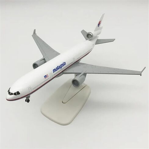 ZEZEFUFU 1/400 Scale Airplane Model Malaysia MD-11 Airplane Alloy Plane Model for Collection with Display Stand Toys in Saudi Arabia