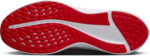 حذاء رياضي كويست 5 من نايك للرجال in Kuwait