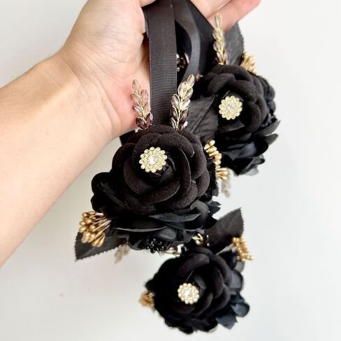 الأسود الذهب الترويجي القذرة و boutonniere مجموعة الهدايا صندوق هدايا ، معصم الزفاف ، قذارة الزفاف ، وصيفات الشرف ، أساور الزفاف ، القاعدة من أجل أمي in Saudi Arabia