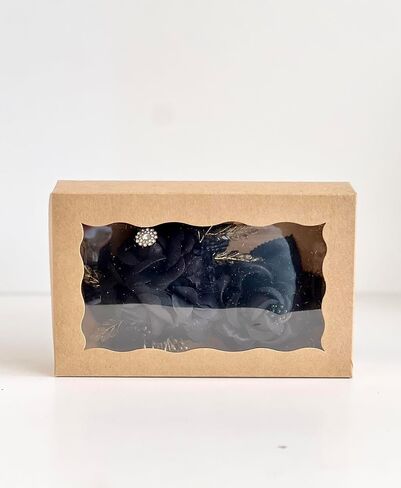 الأسود الذهب الترويجي القذرة و boutonniere مجموعة الهدايا صندوق هدايا ، معصم الزفاف ، قذارة الزفاف ، وصيفات الشرف ، أساور الزفاف ، القاعدة من أجل أمي in Saudi Arabia