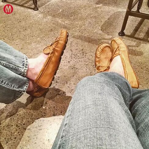 Minnetonka Men's Classic Moc in Saudi Arabia