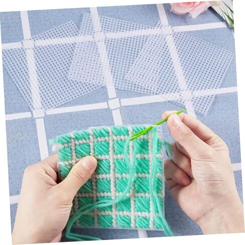 25 مساءً أوراق تطريز شبكية بلاستيكية تتقاطع مع الحرف اليدوية للبنين والبنات والبالغين من أجل ديكورات الوقايات in Kuwait