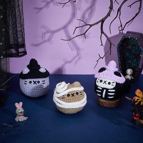 Origach 4 PCS Halloween Ghost و Mini Pumpkin Crochet Kit للمبتدئين ، مجموعة الكروشيه DIY للبالغين ، مجموعة مفاتيح الكروشيه الكاملة مع تعليمي فيديو خطوة بخطوة لتجمعات الحفلات الهالوين in Kuwait