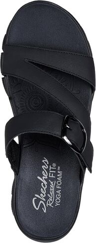 صندل نسائي من Skechers سهل الانزلاق in Saudi Arabia