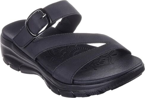 صندل نسائي من Skechers سهل الانزلاق in Saudi Arabia