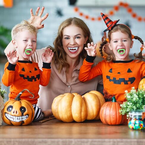 24 PCS مصاصي الدماء البلاستيكي الأسنان الأنياب المزيفة - مصاصي الدماء البيضاء أسنان هالوين الدعائم ، مستلزمات الحفلات والخداع أو الملحقات in Kuwait