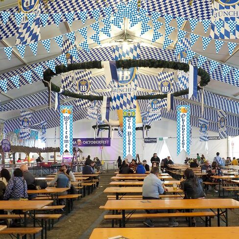 Oudain Oktoberfest Party Decoration 3 Bavarian Welcome Banners 32. 8 ft Blue and White Checkered Pennant Flag, Hanging Octoberfest Decor for Bavarian Festival Parade Beer Outdoor Supplies in Saudi Arabia