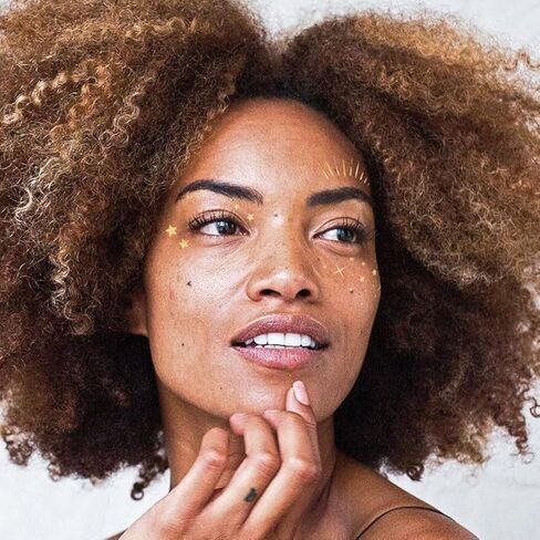 Glowluxe 25 PCS بقع الذهب الذهب الذهب المتأخرة - مجموعة متنوعة من النمش المعدني وتلعيل الماكياج الفوار من أجل Glow Glow -Up - مجوهرات الوجه المقاومة للماء والوشم البريق الوجه in Kuwait