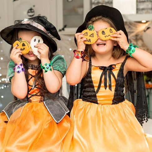 Joyin 12 PCS Halloween LED Light Up Bracelets ، Glow Flowing Wristband Toys Toys for Kids ، Glow in the Dark Party Favors ، خدعة أو يعامل لجوائز ألعاب الفصول الدراسية ، و Goodie Bag Fillers in Kuwait