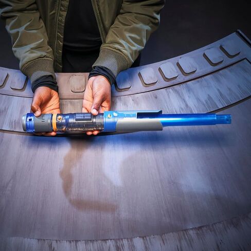STAR WARS Lightsaber Forge Kyber Core Cal Kestis, Official Blue Electronic Lightsaber, Use Costumes, Toys for Boys & Girls Ages 4+ in Kuwait
