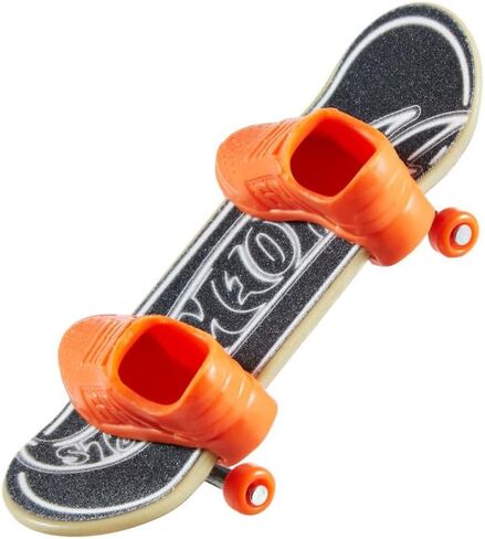 Hot Wheels Mattel Mini Skateboard مع حذاء نماذج متنوعة (HNG32) in Saudi Arabia