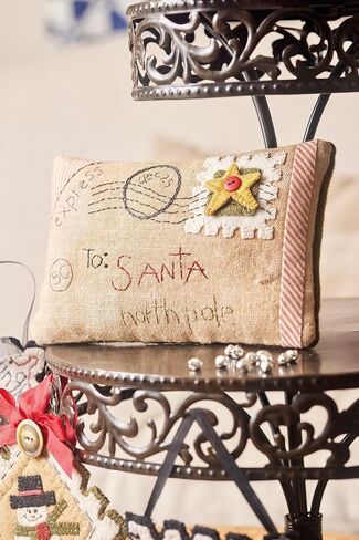 Jingle All the Way: 40 Small Stitcheries to Make Your Home Merry in Saudi Arabia