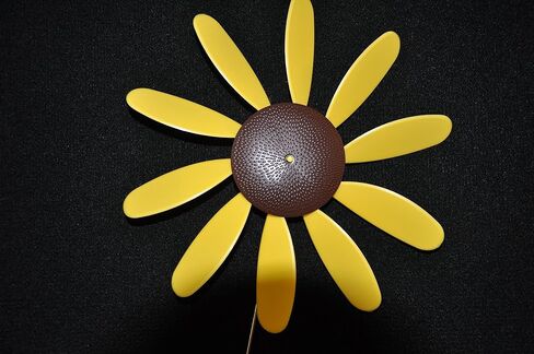 Beloit Plastics 12" Diameter Sunflowers/Daisy (6 Pack),24" Tall Pinwheel and Wind Spinner for Garden, Lawn, or Patio,Flower Vibrations May Irritate Moles - Front or Back Yard Decoration,USA Made in Saudi Arabia