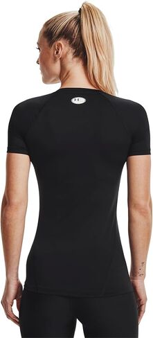 تي شيرت نسائي مضغوط بأكمام قصيرة من Under Armour، مقاس متوسط in Saudi Arabia