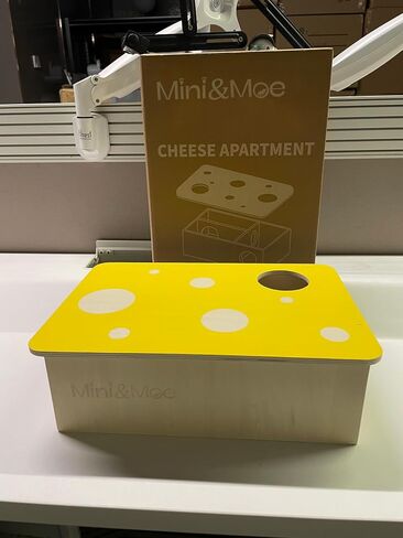 Mini & Moe Multi Chamber Hamster Hideout - مخبأ خنزير غينيا خشبي غينيا مع Windows & Rooftop Platfor in Kuwait