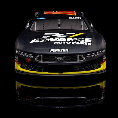 LOSI 1/12 NASCAR RC RACE CAR RYAN Blaney رقم 12 2025 ADVANCE AUTO FORD MUSTANG 2S AWD RTR تم تصنيه على الطريق وشاحن شاحن الأسود LOS1122512 in Kuwait