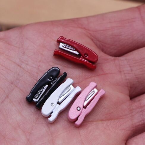 4pcs Mini Stapler for Dollhouse واقعية لوازم المكاتب المصغرة الملحقات المكتبية للفصول الدراسية المدرسية تعزز المهارات الحركية الدقيقة التنمية الإدراكية in Kuwait