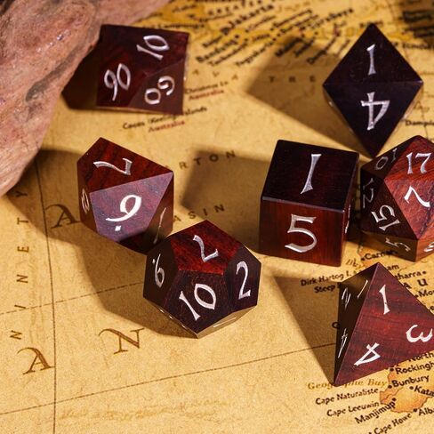 مجموعة زهر الصندل الأحمر D&D Dice ، نرد الخشب الطبيعي متعدد السطوح مع صندوق قصدير معدني لألعاب لعب الأدوار ولعبة الطاولة in Kuwait