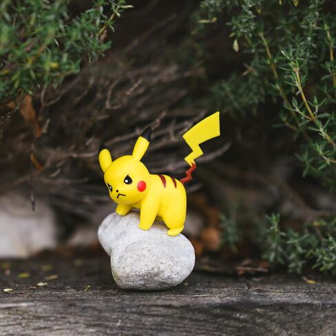 Bandai - Pokémon - 8 Battle Figures - Pack of 8 Pikachu Figures - JW2604 in Saudi Arabia