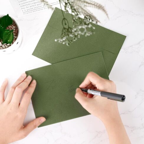 Granhoolm 100 Pack Green 5x7 Occores ، Sage Green A7 Acanges ، 5.25 × 7.25 بوصة ، 120 GSM ورقة سميكة ، ختم ذاتي ، مظاريف بطاقة هدية ، مظروف 5 × 7 للدعوات (5.25 × 7.25 بوصة) in Kuwait