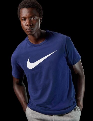 قمصان وتي شيرتات Nike Sportswear Icon Swoosh T للرجال النشطة مقاس M، اللون: أبيض/أسود in Saudi Arabia