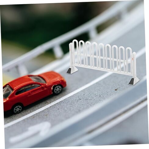 8pcs حواجز الطرق المرورية المصغرة التي تم تعيينها للبنين والبنات دور العلامات المرورية وموديلات السياج للمشاريع الإبداعية in Kuwait