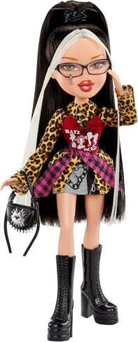 دمية Bratz Stylin 'Jade Fashion مع تي شيرت قابلة للتخصيص لك وإكسسوارات in Kuwait