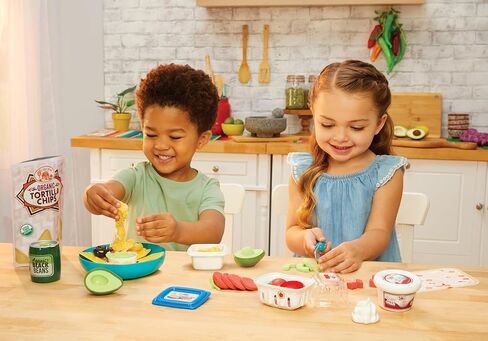 Little Tikes Creative Chefs Nacho Kit مع Make-It Mix Play Sand ، 22 إكسسوارات ، واقعية تظاهر Play Nachos Maker ، Boys ، Girls ، Ages 3+ in Saudi Arabia