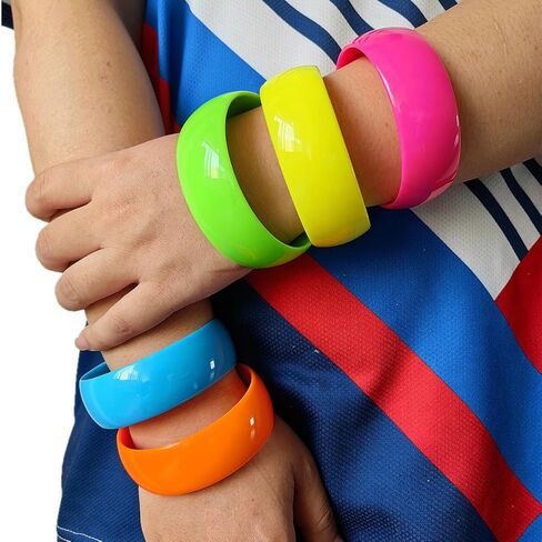 10 PCS 80 90s أساور النيون ، وملحقات 80s للنساء ، وسوار Neon في الثمانينيات من القرن الماضي لملحقات الحفلات في الثمانينات in Kuwait