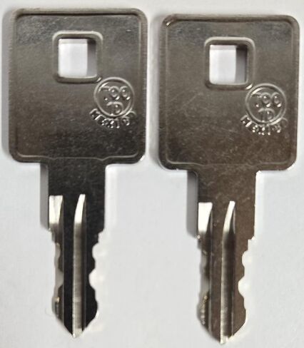 2 مفاتيح الاستبدال مقطوعة إلى رمز المفتاح 8017 لمربع أداة الحرفيين (CUT by Key Copy Express) CUT إلى رمز المفتاح 8017 (رمز المفتاح في مقدمة القفل بجوار فتحة المفتاح أو على المفتاح الأصلي) in Kuwait