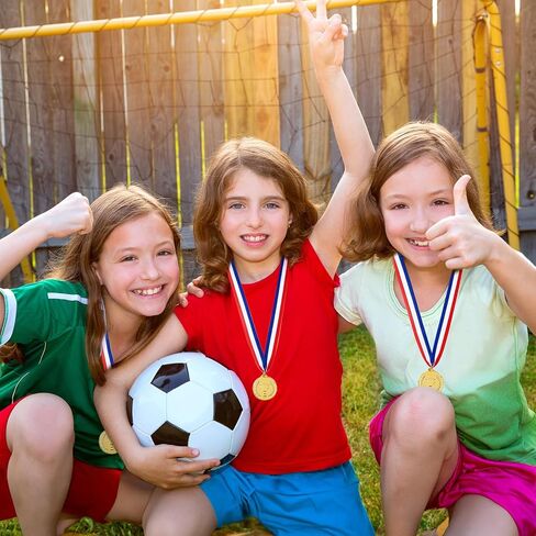 24 قطعة من ميداليات جوائز البلاستيك الذهبية للأطفال من كايدو، 1.38 بوصة in Kuwait