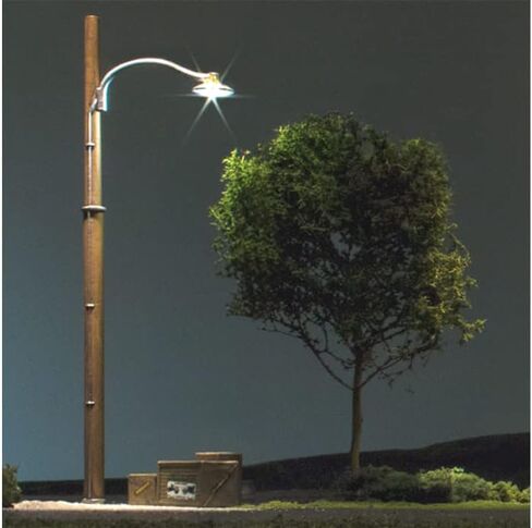 Woodland Scenics Just Plug O Scale Wooden Pole Street Lights, Pkg. of 2 in Saudi Arabia