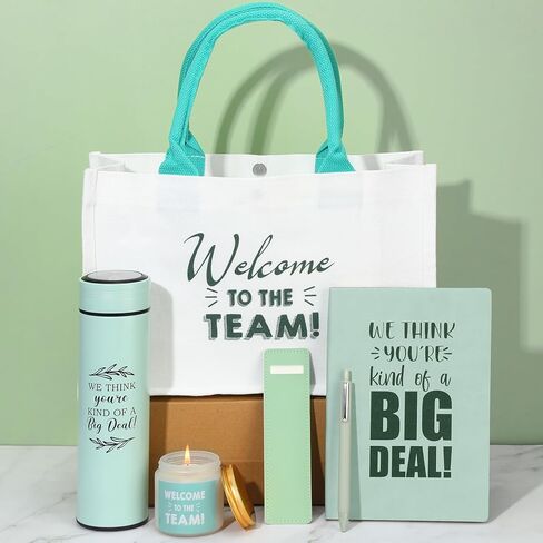 Thenshop 6 PCS مرحبًا بكم في مجموعة هدايا الفريق ، وهدايا ترحيب موظف جديدة بما في ذلك حقيبة حمل ، وحمام ملاحظات ، وقلم ، وشمعة معطرة ، وبهلان ، وغطاء للقلم للرجال موظفين جدد ، وزملاء العمل (Sage Green) in Kuwait