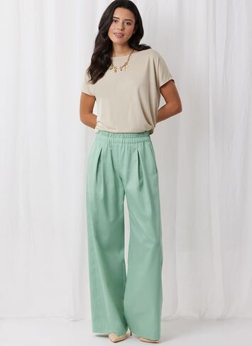 Simplicity SS3105A Misses' Pull-on Shorts and Pants Sewing Pattern Packet, Design Code S3105, Sizes XS-S-M-L-XL-XXL in Saudi Arabia