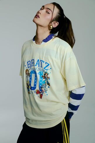 دمية Bratz Stylin 'Sasha Fashion مع تي شيرت قابل للتخصيص لك وإكسسوارات in Kuwait