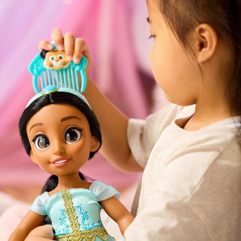 Disney Store الرسمي Rapunzel ذات مرة على قصة دمية - 16 بوصة ألعاب ديزني الأميرة التي تتميز بعيون عاكسة مع تلميذ ثلاثي الأبعاد وإيريس ، والأزياء التفصيلية ، ومشط الشعر والأحذية - يأتي في صندوق العرض in Saudi Arabia