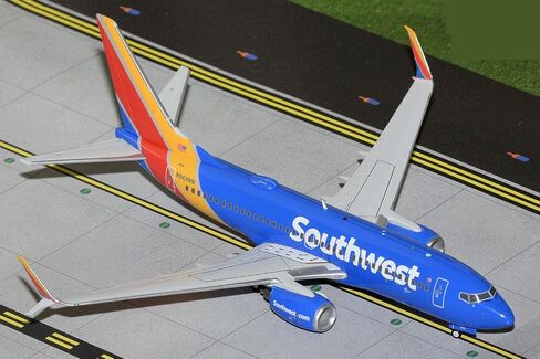 Geminijets G2SWA1350 Southwest Airlines Boeing 737-700 N943WN ؛ مقياس 1: 200 in Saudi Arabia
