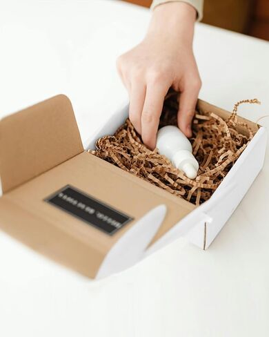 حزمة متنوعة-صناديق الشحن-45: 4x4x2 و 6x4x3 و 7x5x2 صناديق شحنة صغيرة ، مراسلات ذات صناديق ملهمة أبيض-صناديق الاستلام. in Kuwait