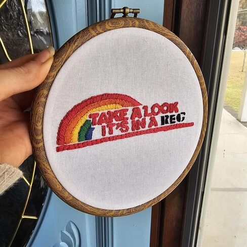 MUXHEL 10PCS 8 Inch Embroidery Hoops, Imitated Wood Plastic Cross Stitch Hoop, Round Embroidery Frame for Hanging Arts Decoration in Saudi Arabia